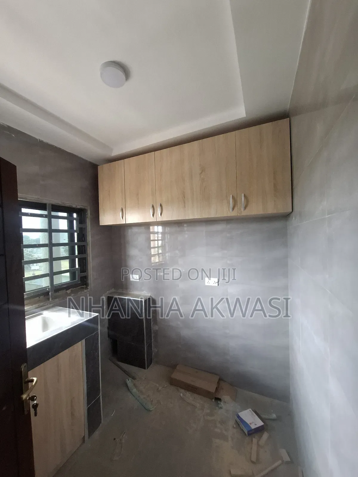 1bdrm Apartment in Community 23, Tema Metropolitan for rent