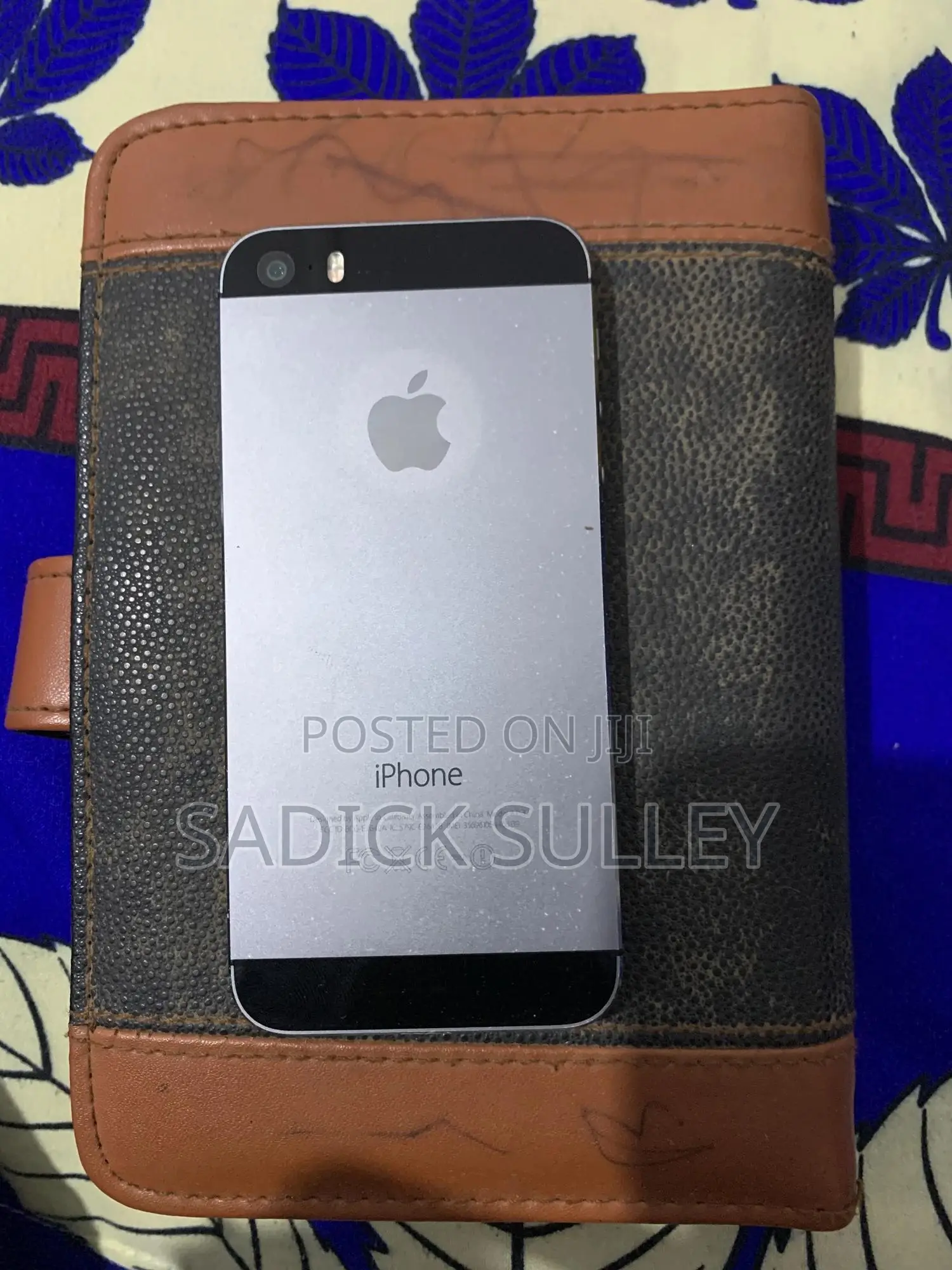 Apple iPhone 5s 16 GB Gray