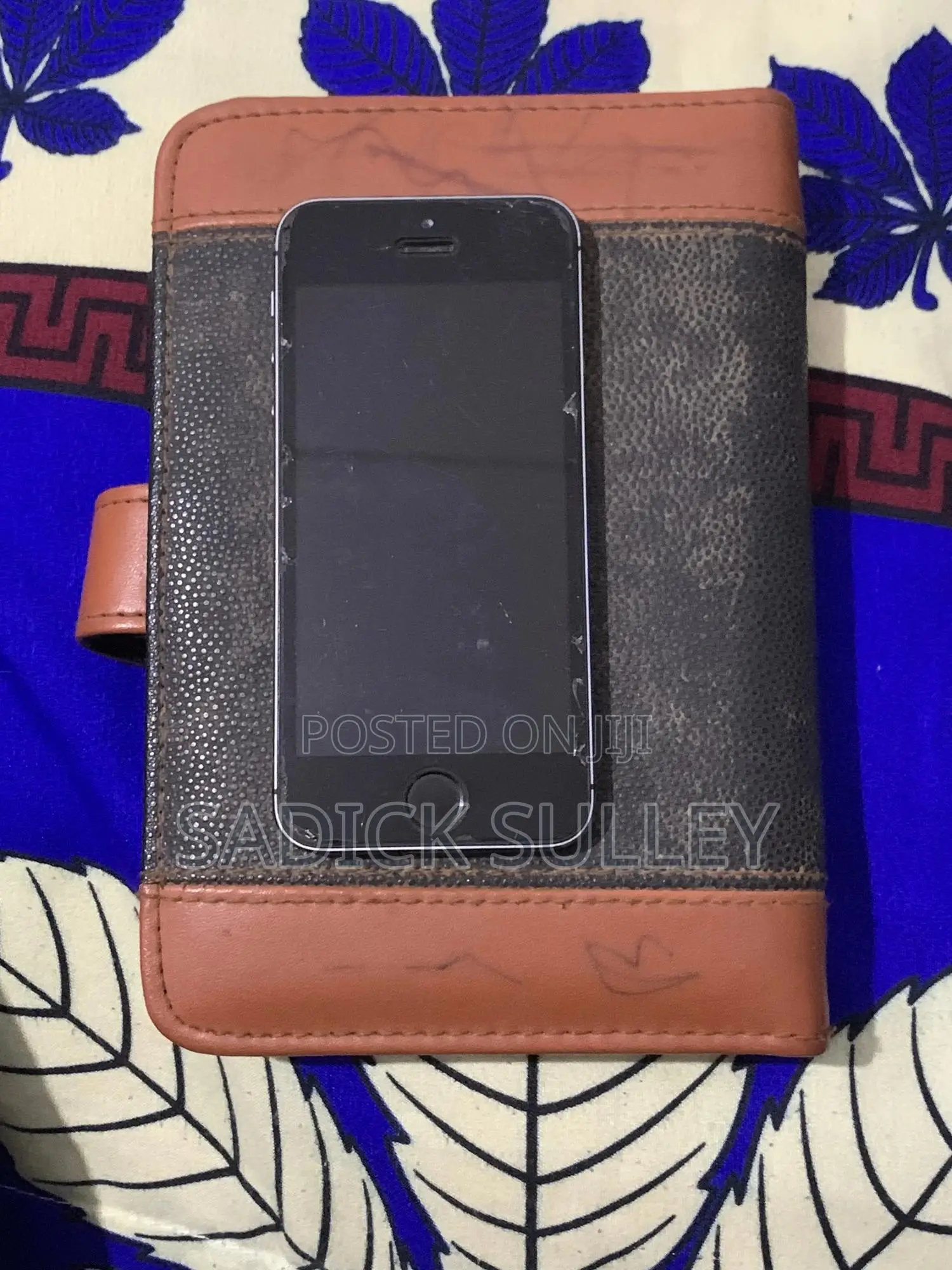 Apple iPhone 5s 16 GB Gray