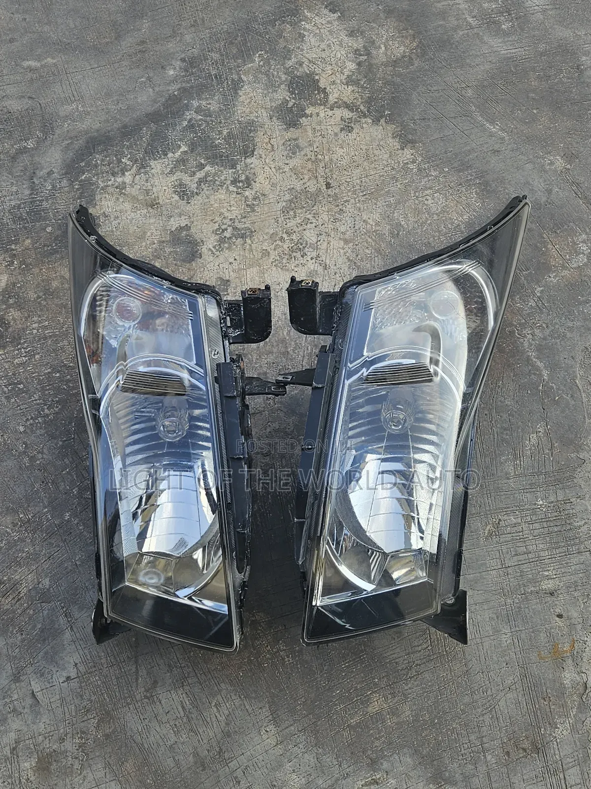 Chevrolet Cruze Headlight Pair