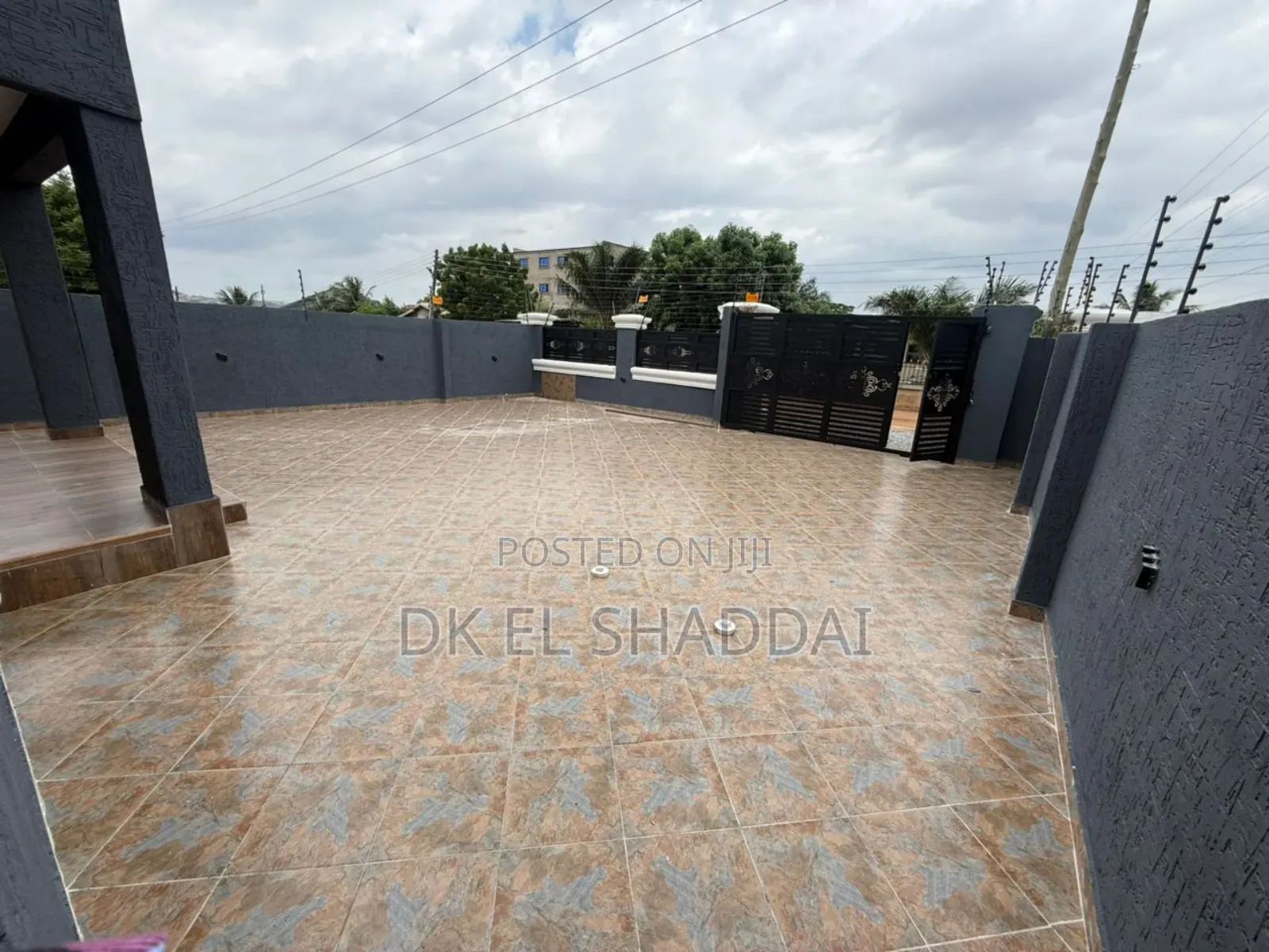 3bdrm House in Pokuase for sale