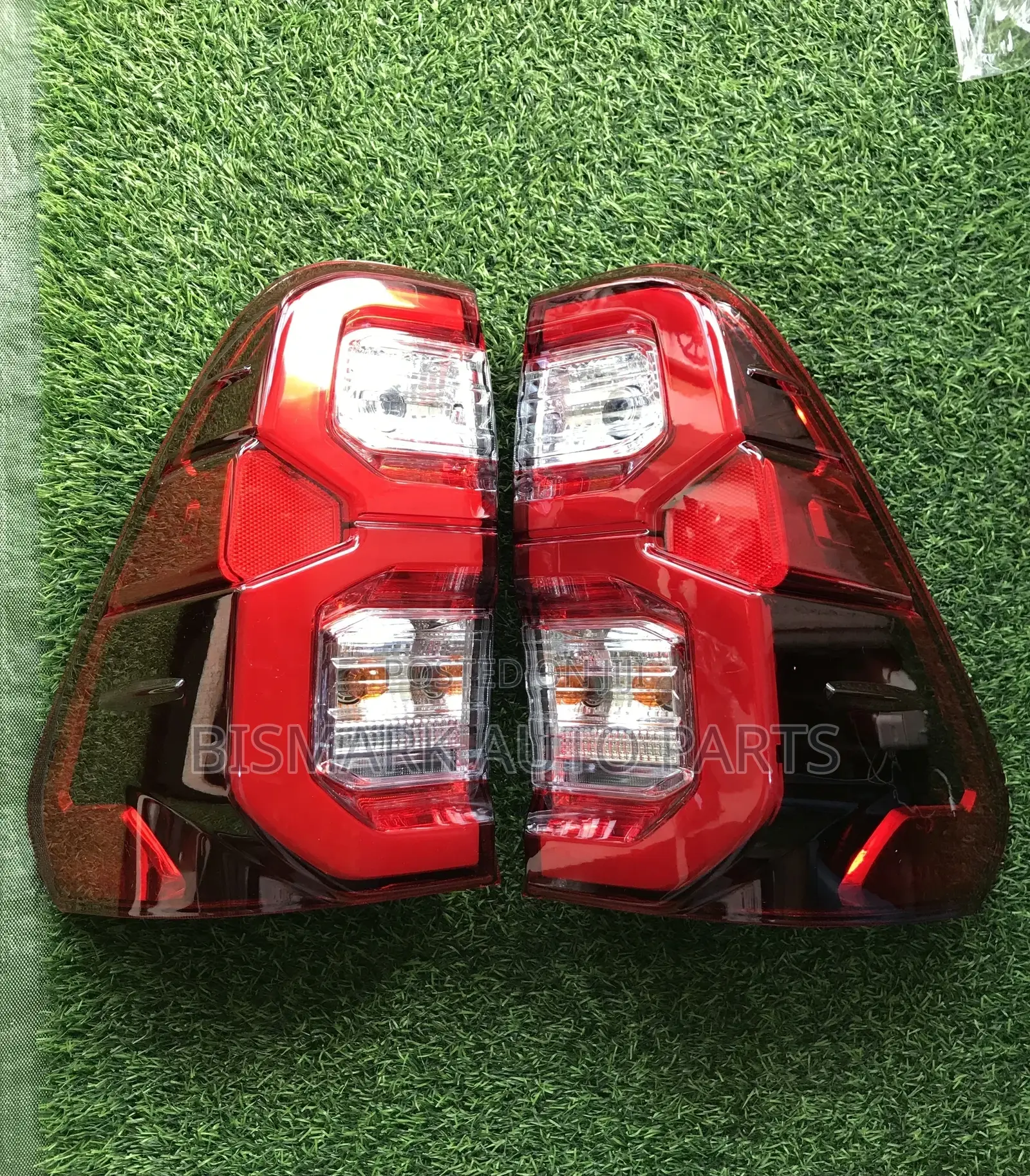 Toyota Hilux 2020-2021-2022-2023-2024 Taillight Pair