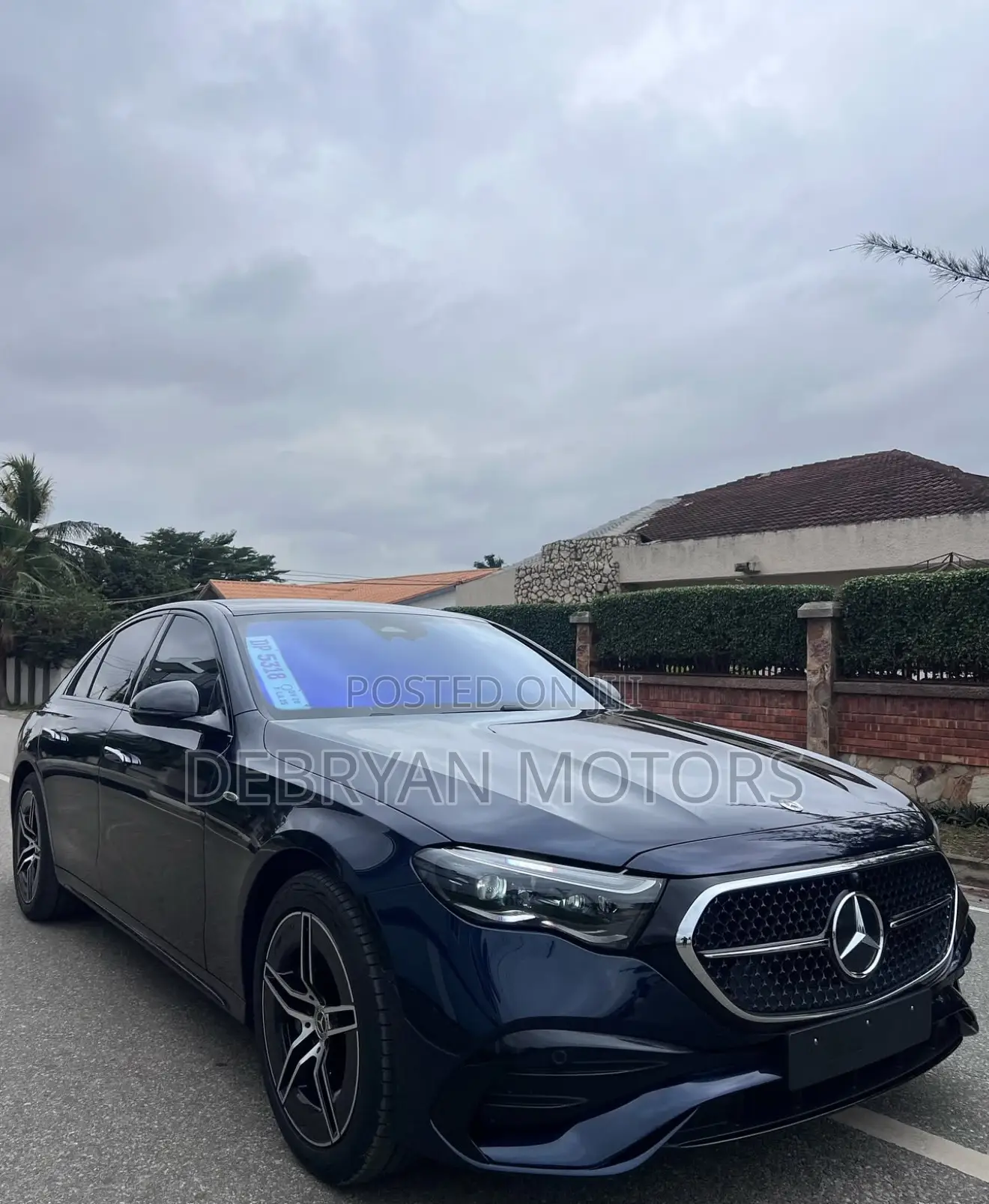 Mercedes-Benz E300 2025 Blue