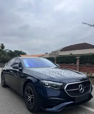 Mercedes-Benz E300 2025 Blue