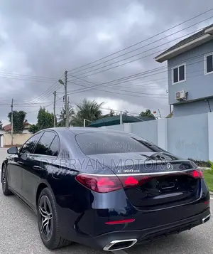 Mercedes-Benz E300 2025 Blue