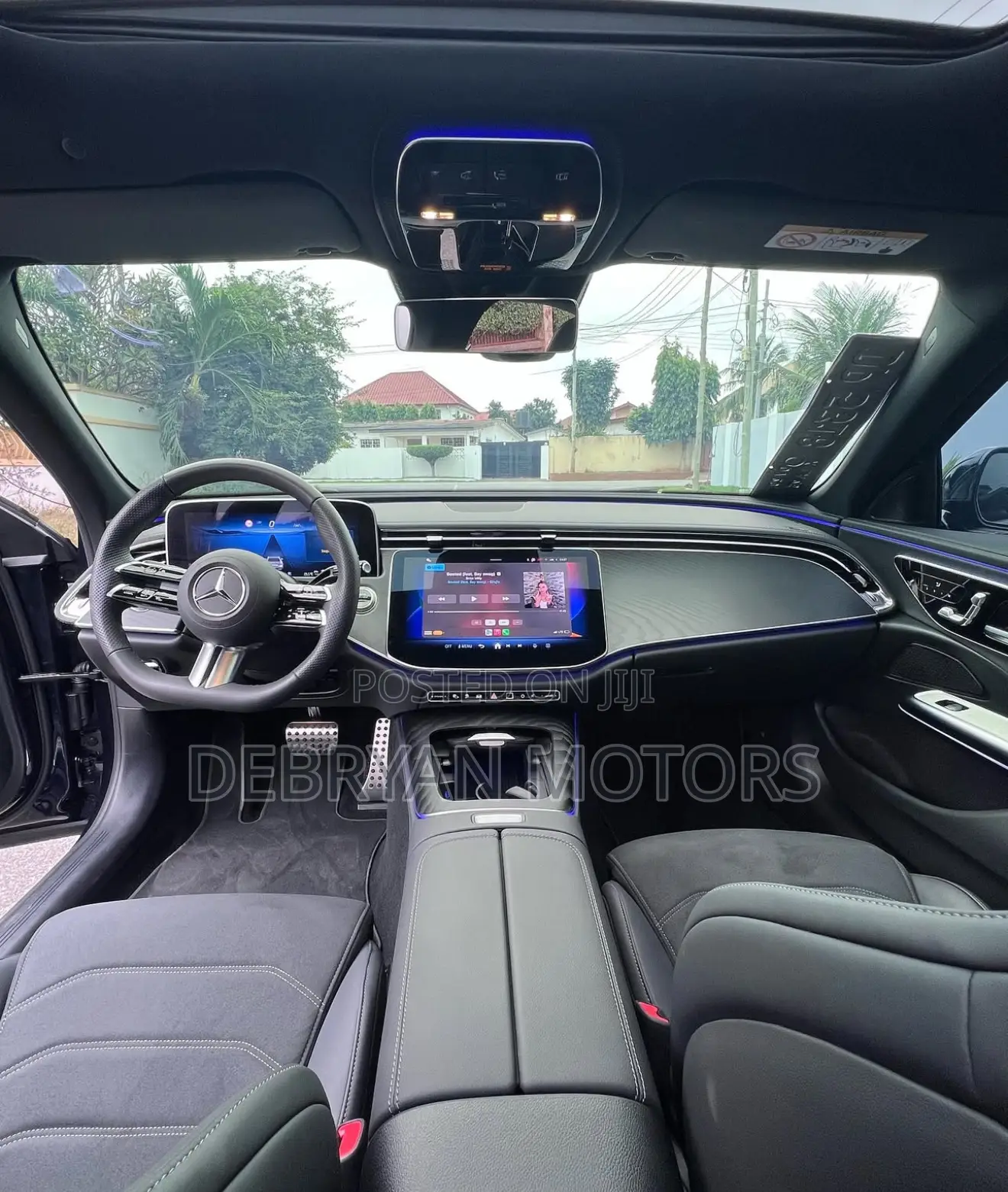 Mercedes-Benz E300 2025 Blue