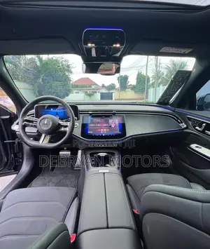 Mercedes-Benz E300 2025 Blue