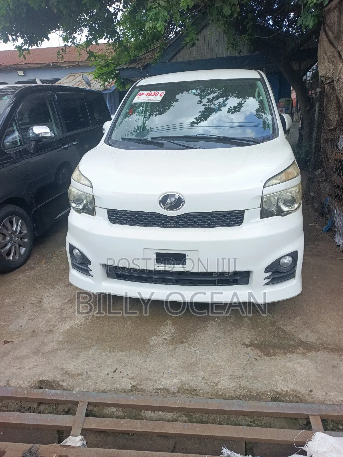 Toyota Voxy 2013 White