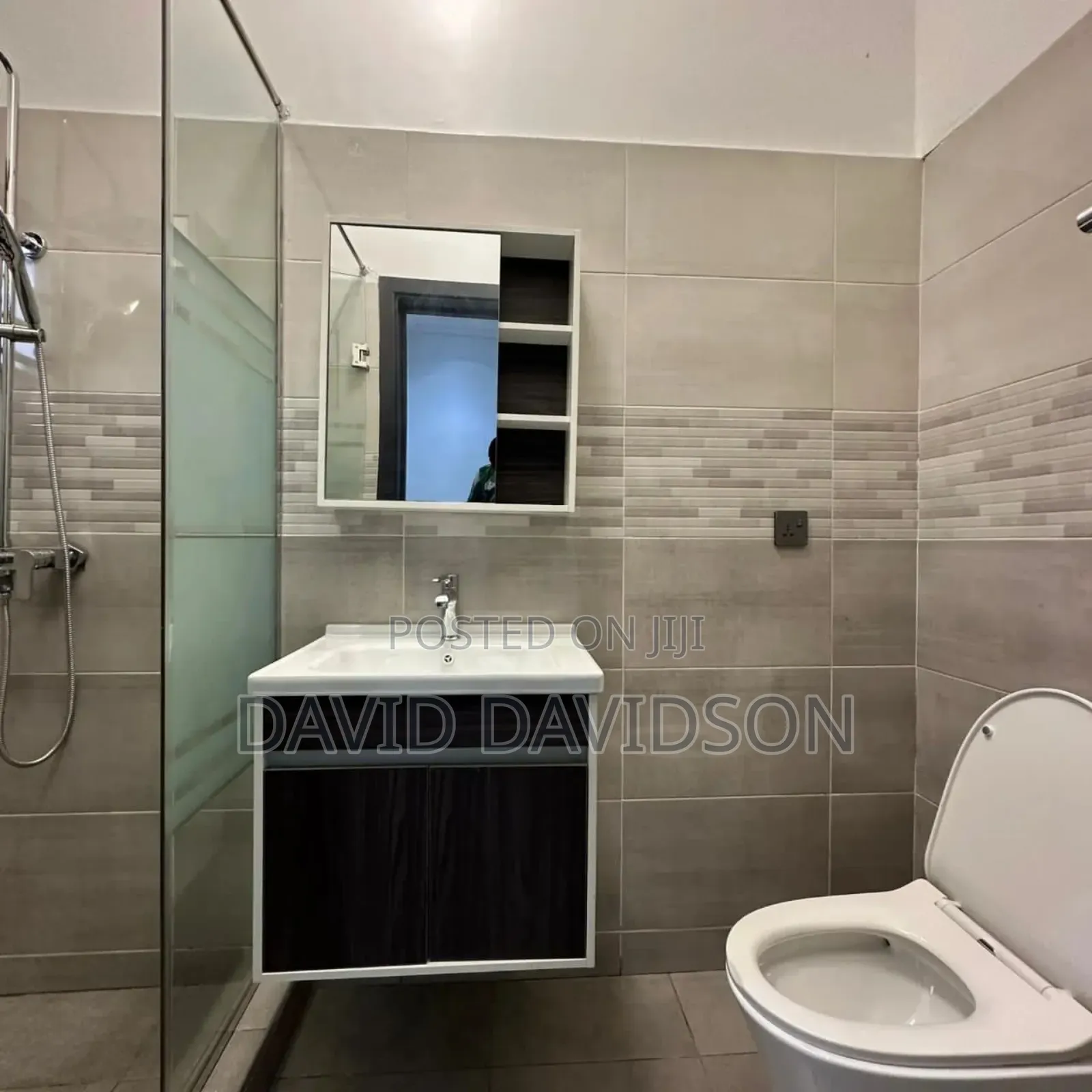 Furnished 4bdrm House in 4 Bedroom Executive, Tema Metropolitan