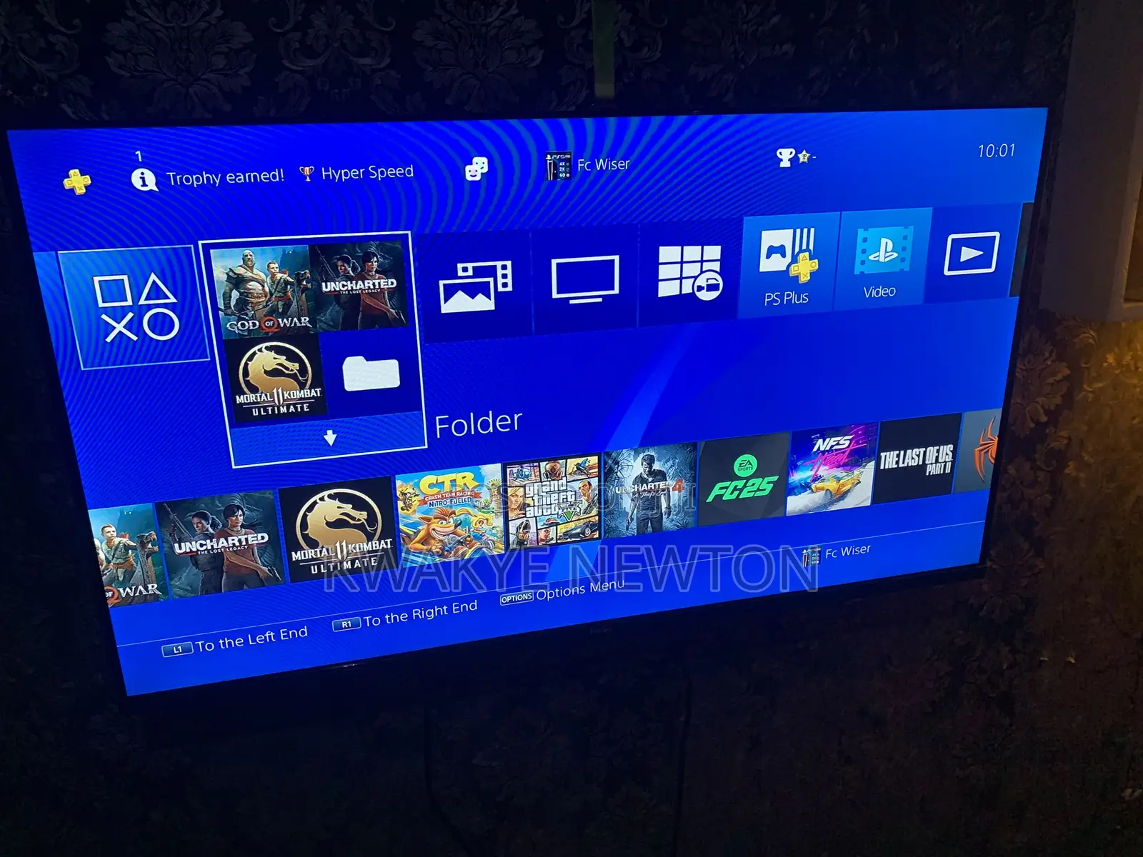 Ps 4 Slim 1tb + 2 Controllers + 1 Year Playstation Plus Premium