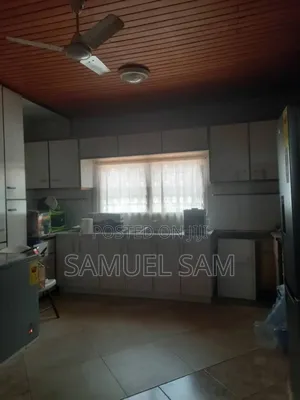 5bdrm House in Tema Community 5 for sale
