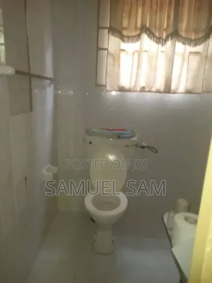 5bdrm House in Tema Community 5 for sale