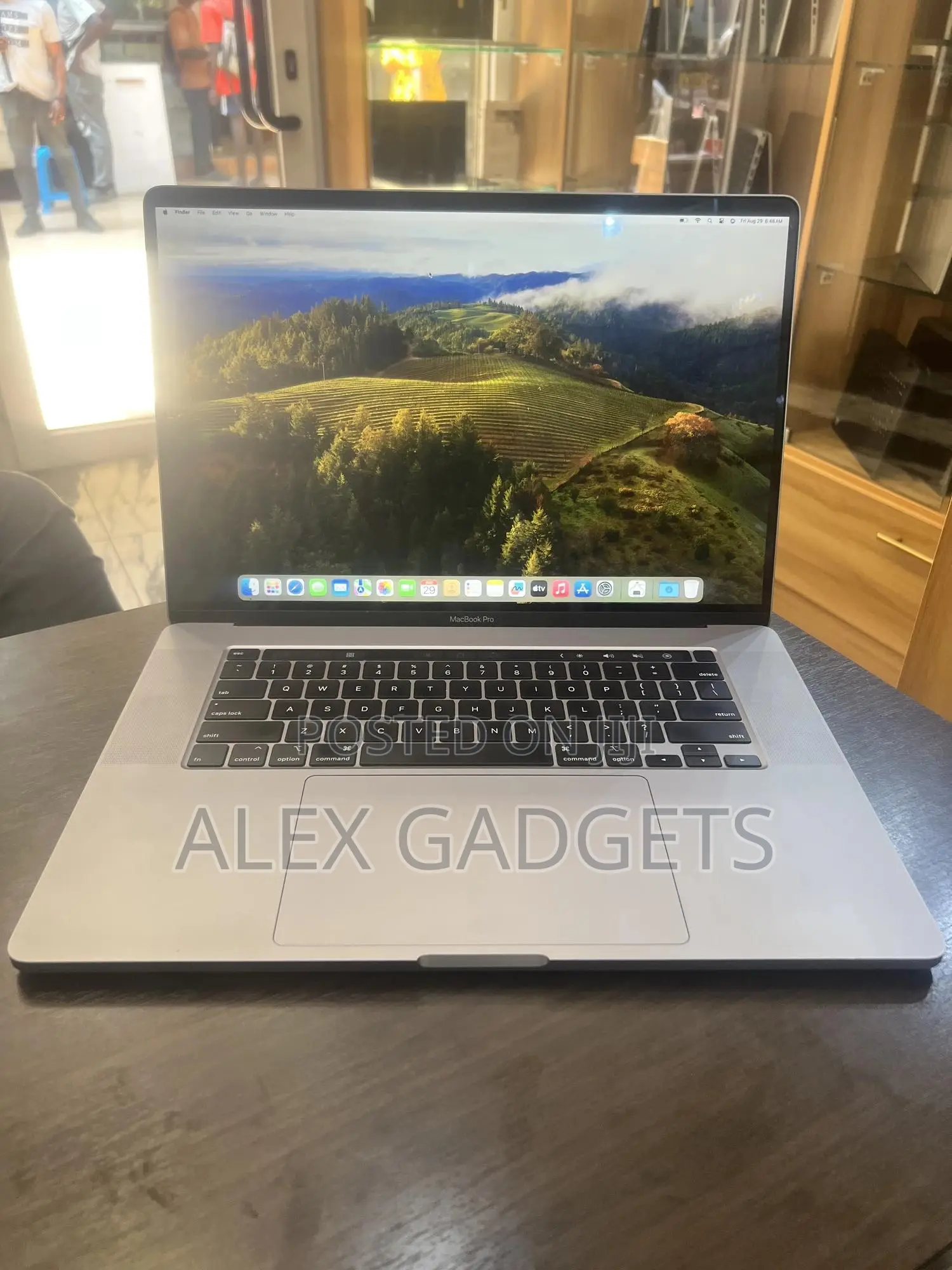 Laptop Apple MacBook Pro 2019 16GB Intel Core I7 SSD 512GB