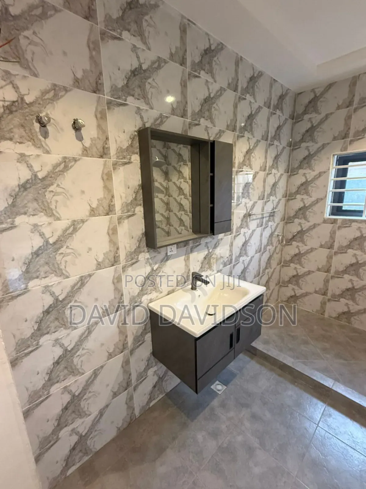 3bdrm House in 3 Bedroom New House, Tema Metropolitan for sale
