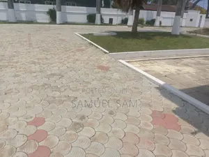5bdrm House in Tema Community 10 for rent