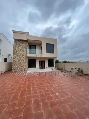 4bdrm Duplex in American House, East Legon for sale