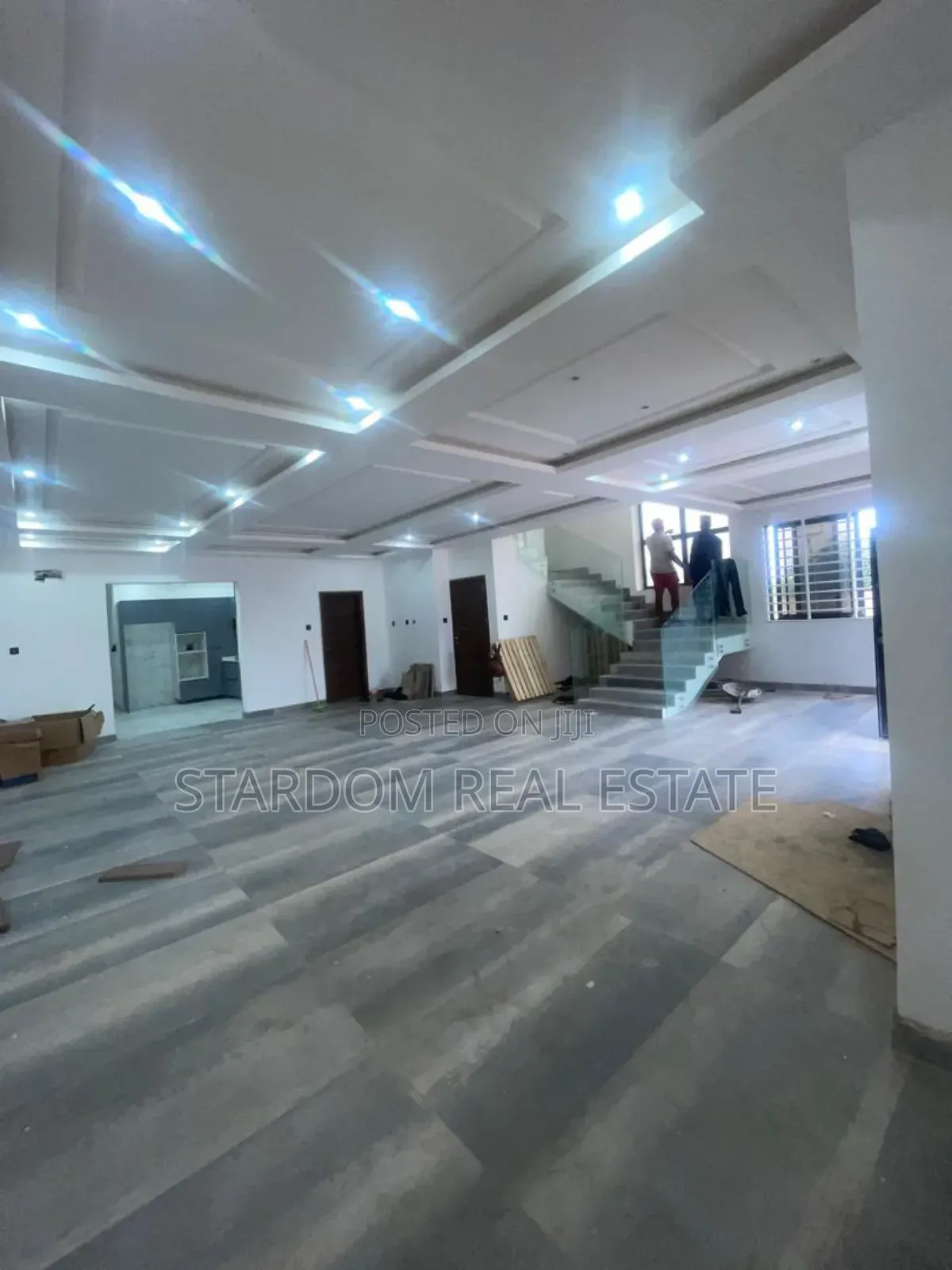 4bdrm Duplex in American House, East Legon for sale