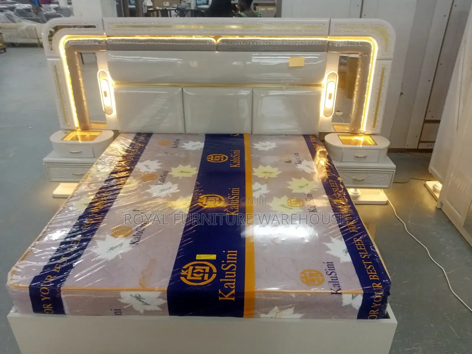 Top Executive Living Room Bedset