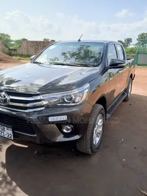 Toyota Hilux 2015 Gray