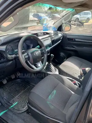 Toyota Hilux 2015 Gray