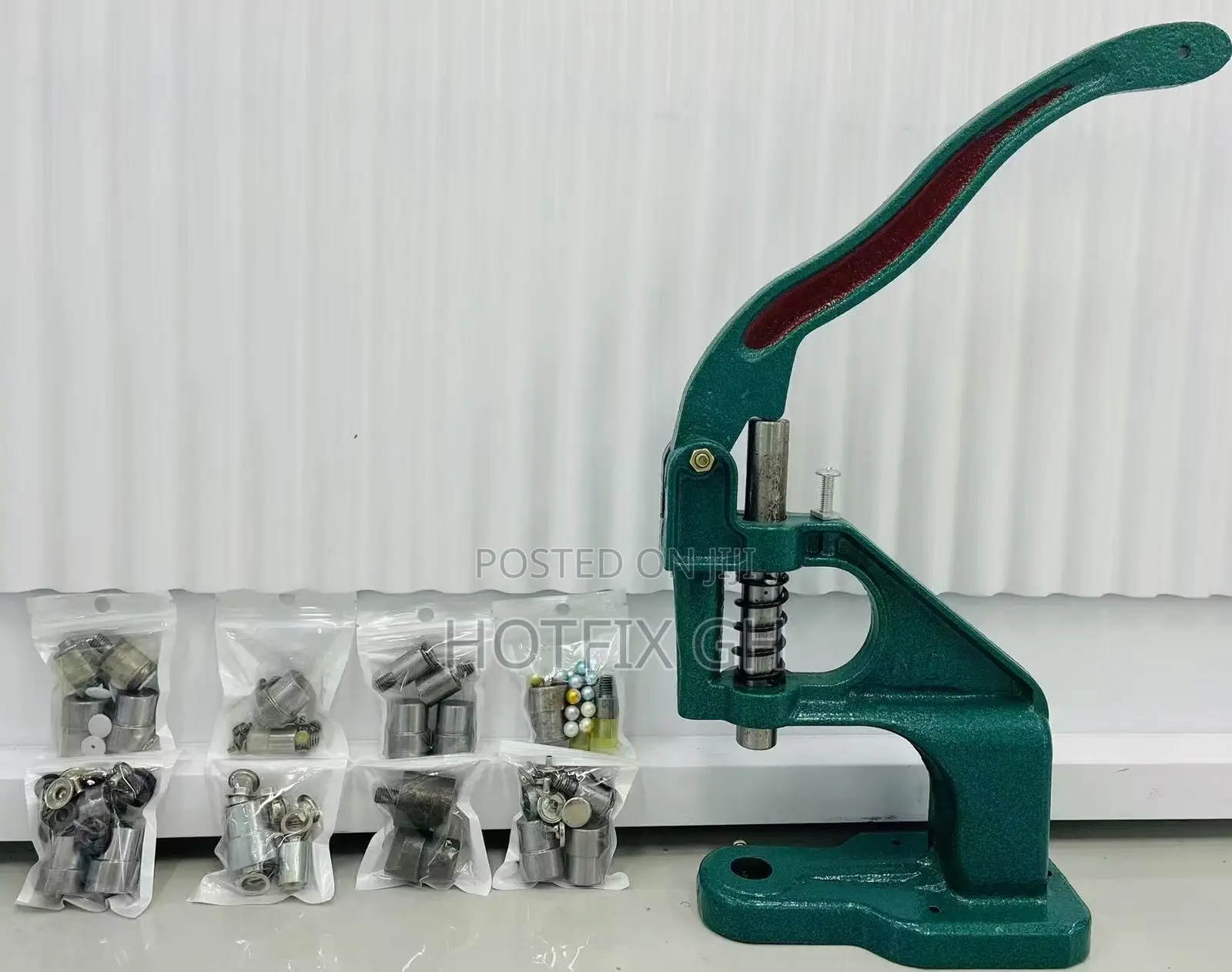 Eyelets Machine