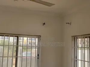 4bdrm Duplex in Community 25 Hfc for rent