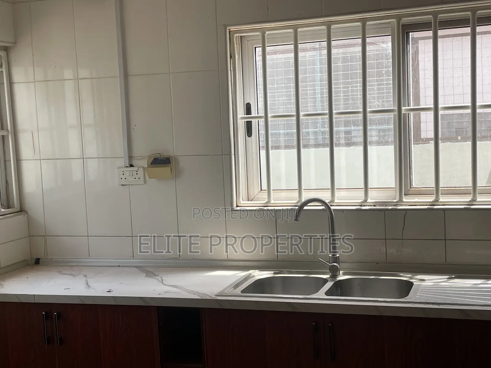 4bdrm Duplex in Community 25 Hfc for rent