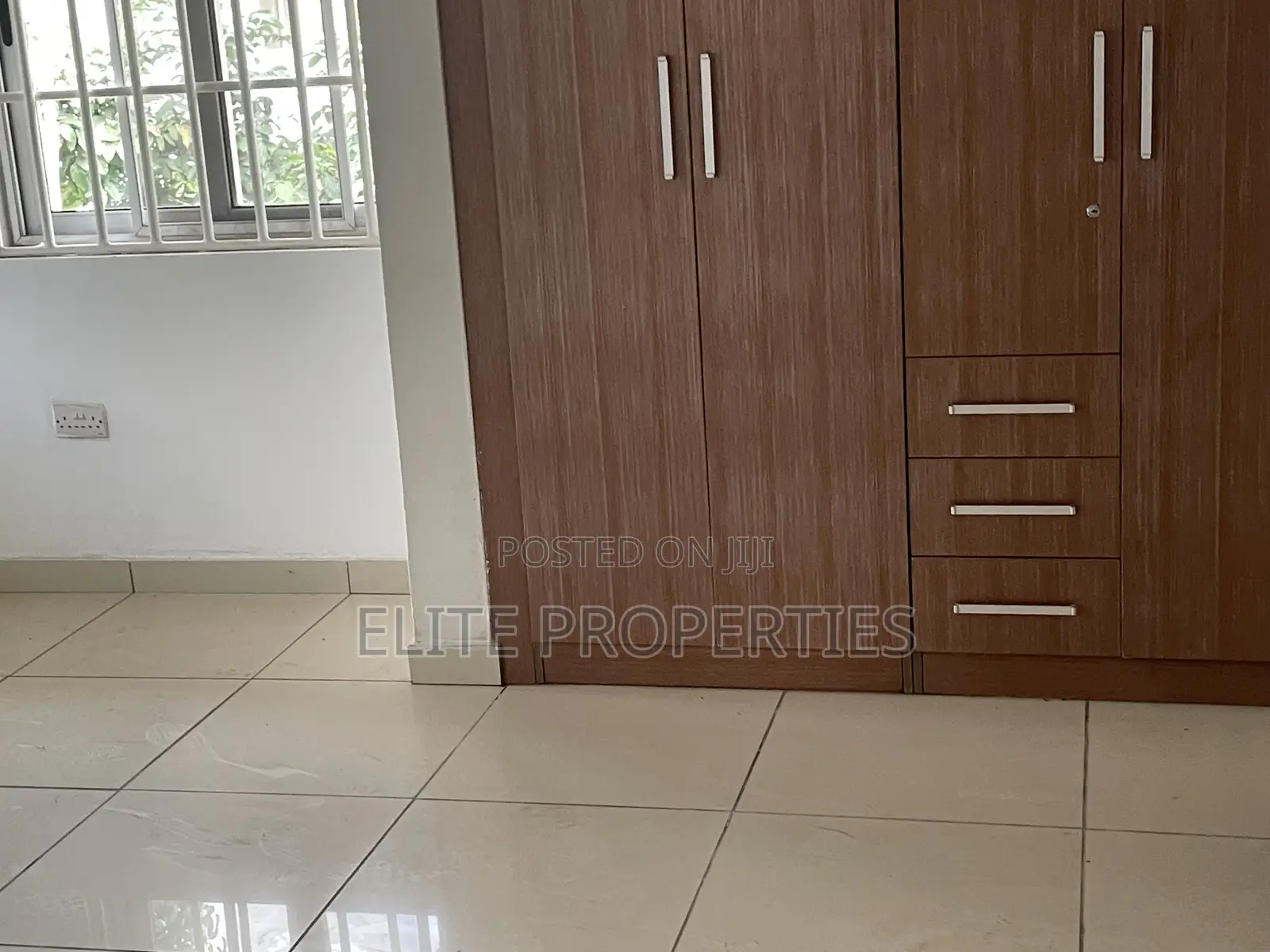 4bdrm Duplex in Community 25 Hfc for rent