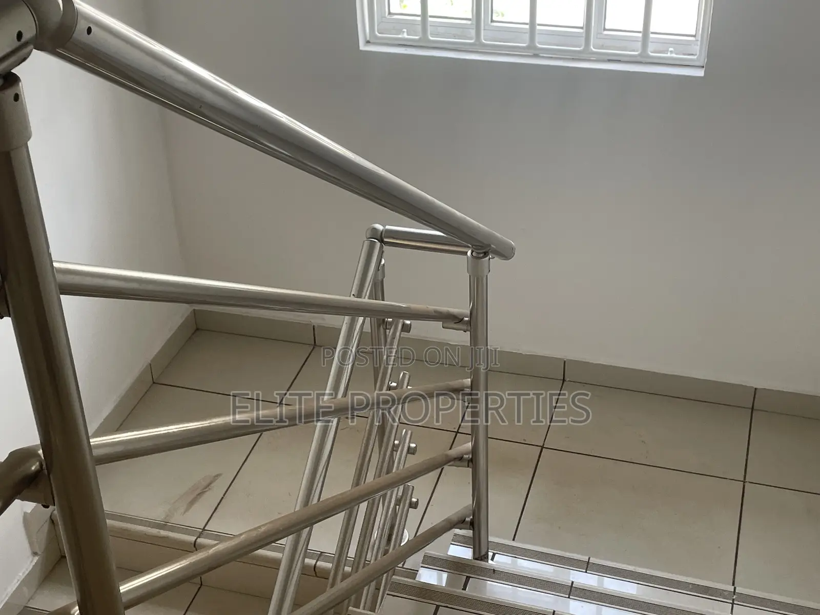4bdrm Duplex in Community 25 Hfc for rent