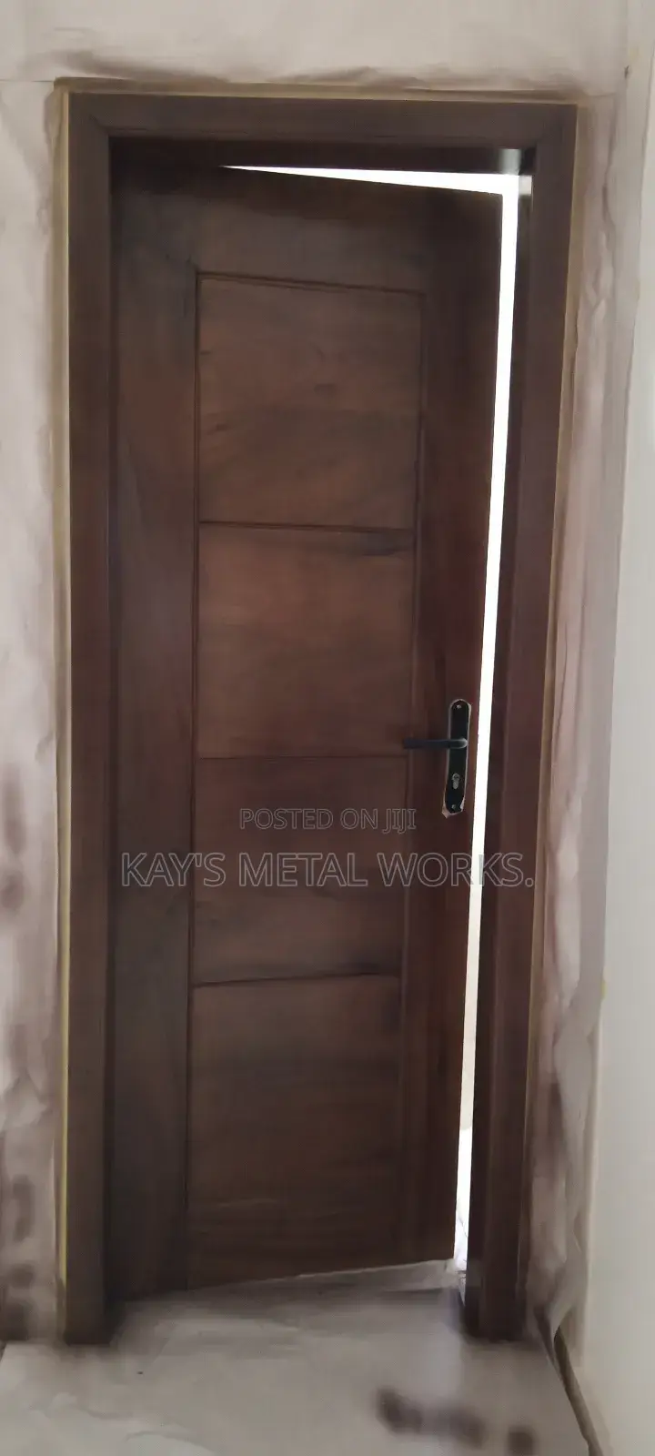 Wooden Door Spraying Repainting Services