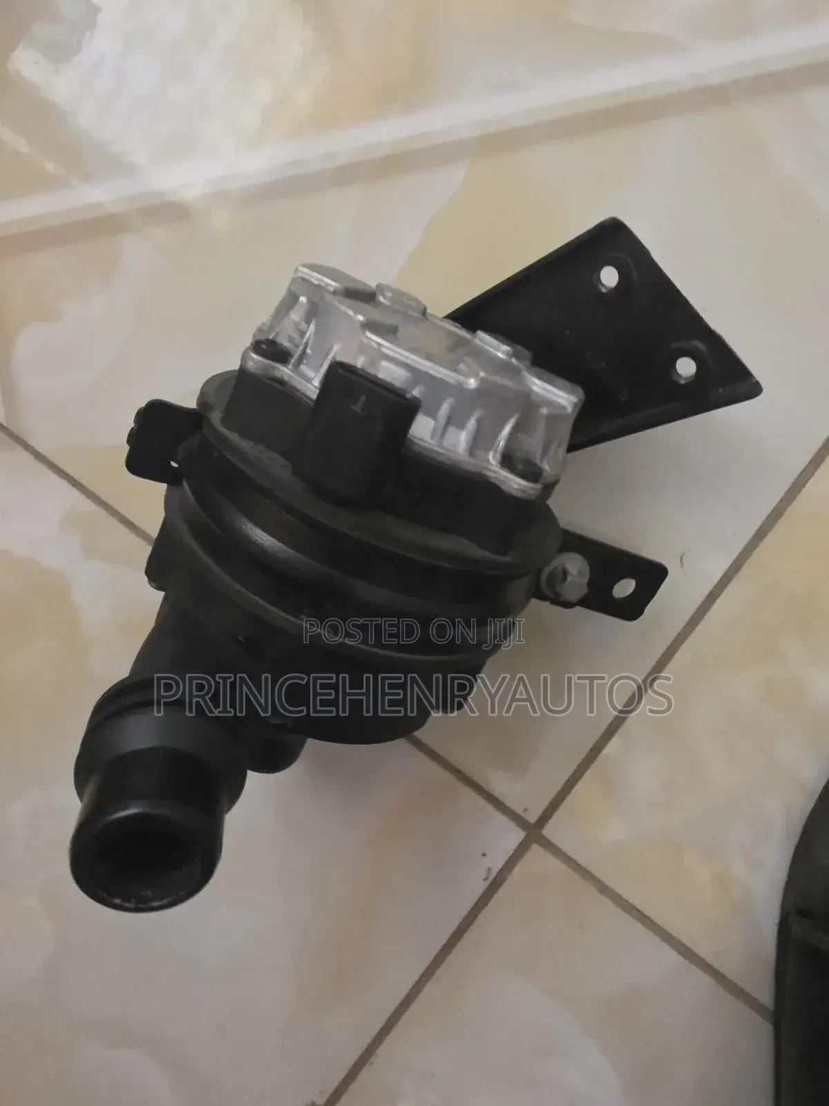 Auxiliary Water Pump for Mercedes-Benz C300 C43 Amg