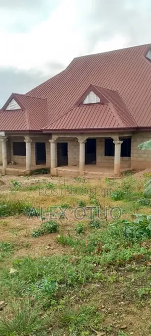 6bdrm House in Alex Otuo Properties, Kumasi Metropolitan for sale