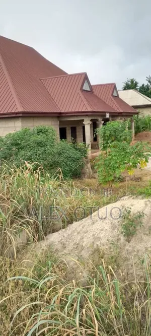 6bdrm House in Alex Otuo Properties, Kumasi Metropolitan for sale