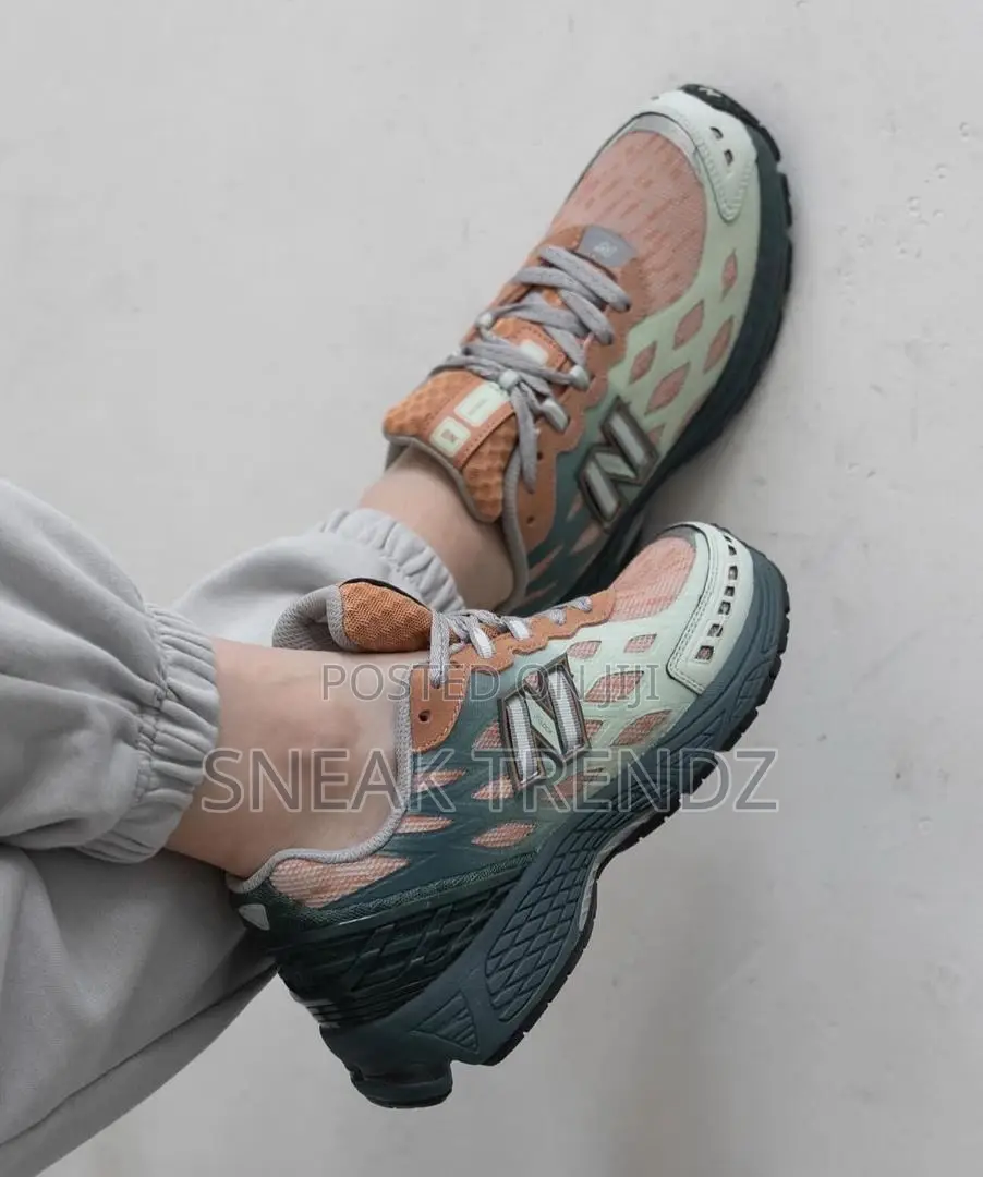 New Balance 740 Orange Amry Green