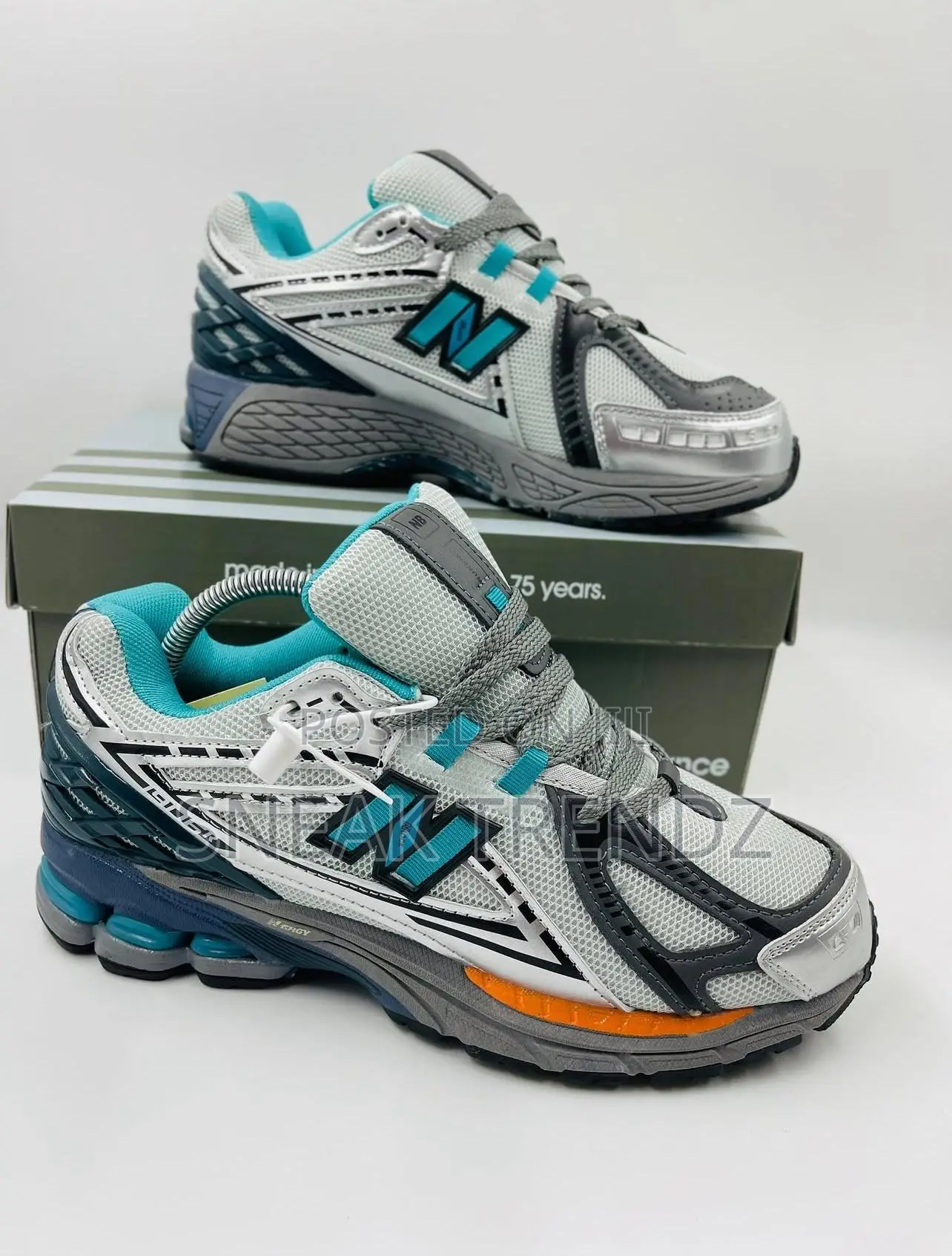 New Balance 1906 R Silver Green N Orange