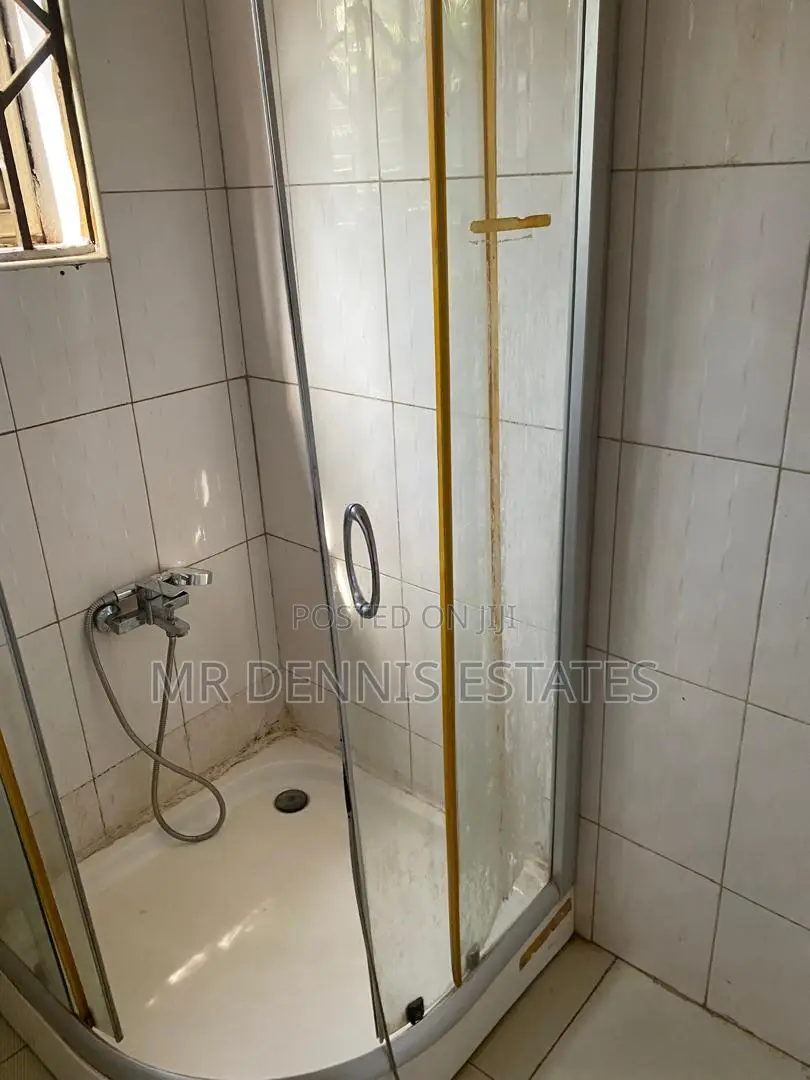 5bdrm House in Mr Dennis Estates, West Hills Mall Area for rent