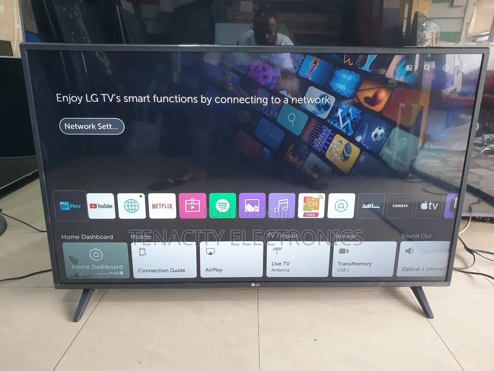 43"Lg Uhd HDR Smart Satellite Tv