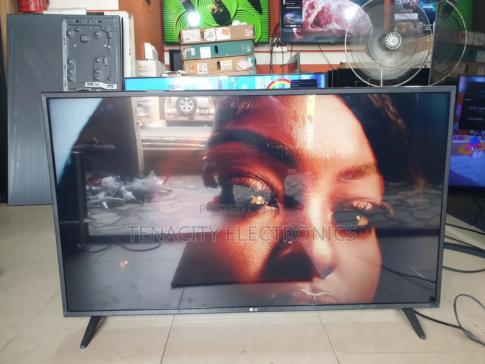 43"Lg Uhd HDR Smart Satellite Tv