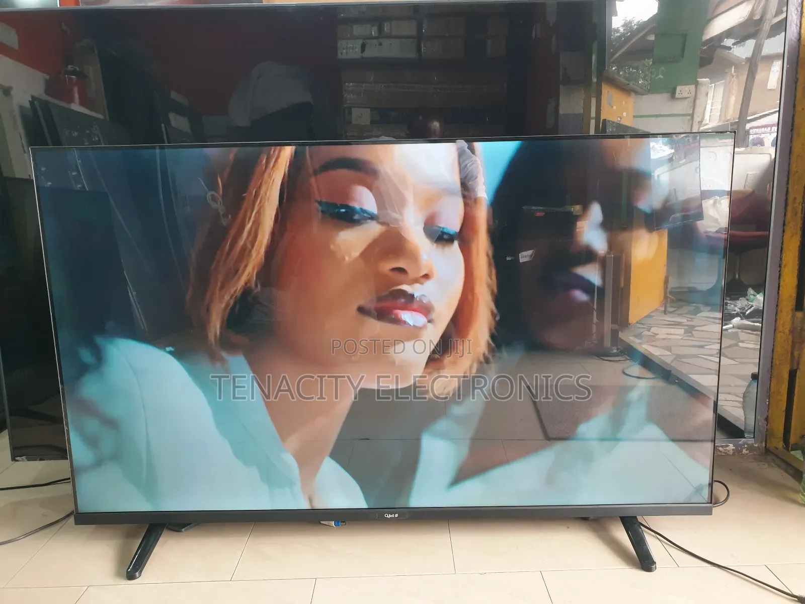 Q.Bell 55"Uhd HDR Smart Edgless Satellite Tv