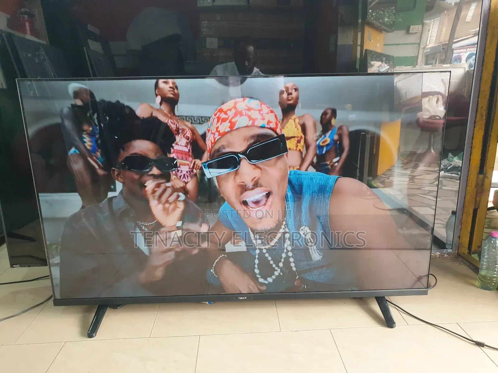 Q.Bell 55"Uhd HDR Smart Edgless Satellite Tv