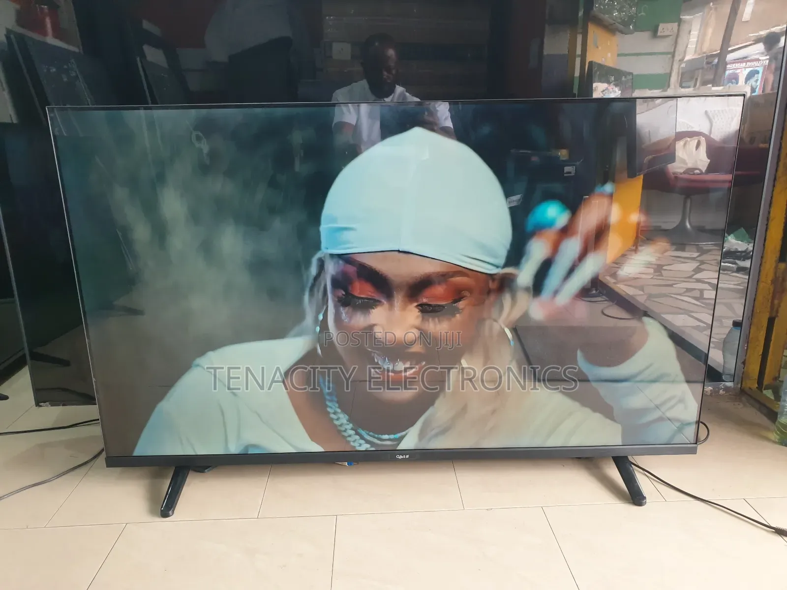 Q.Bell 55"Uhd HDR Smart Edgless Satellite Tv