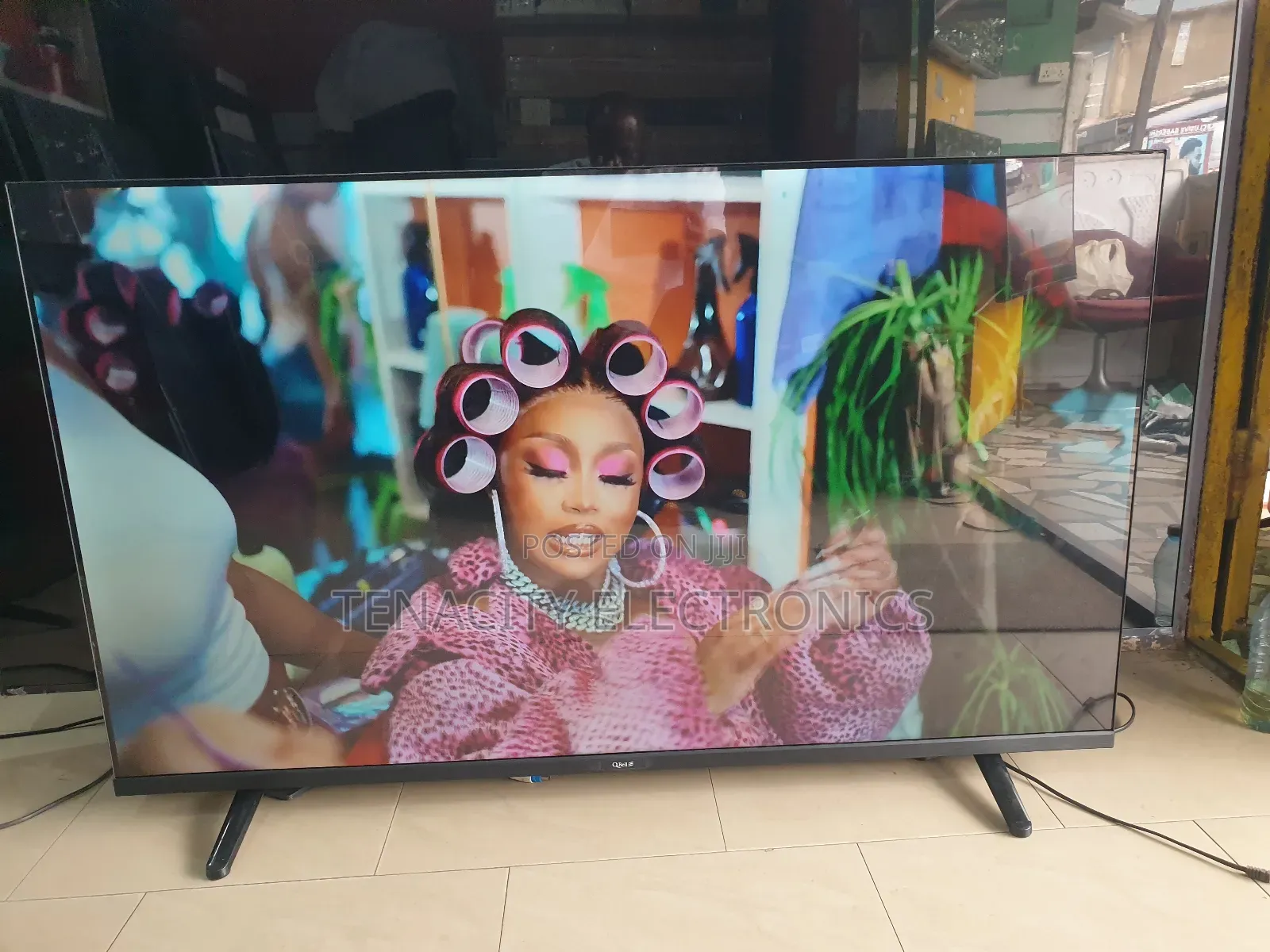 Q.Bell 55"Uhd HDR Smart Edgless Satellite Tv