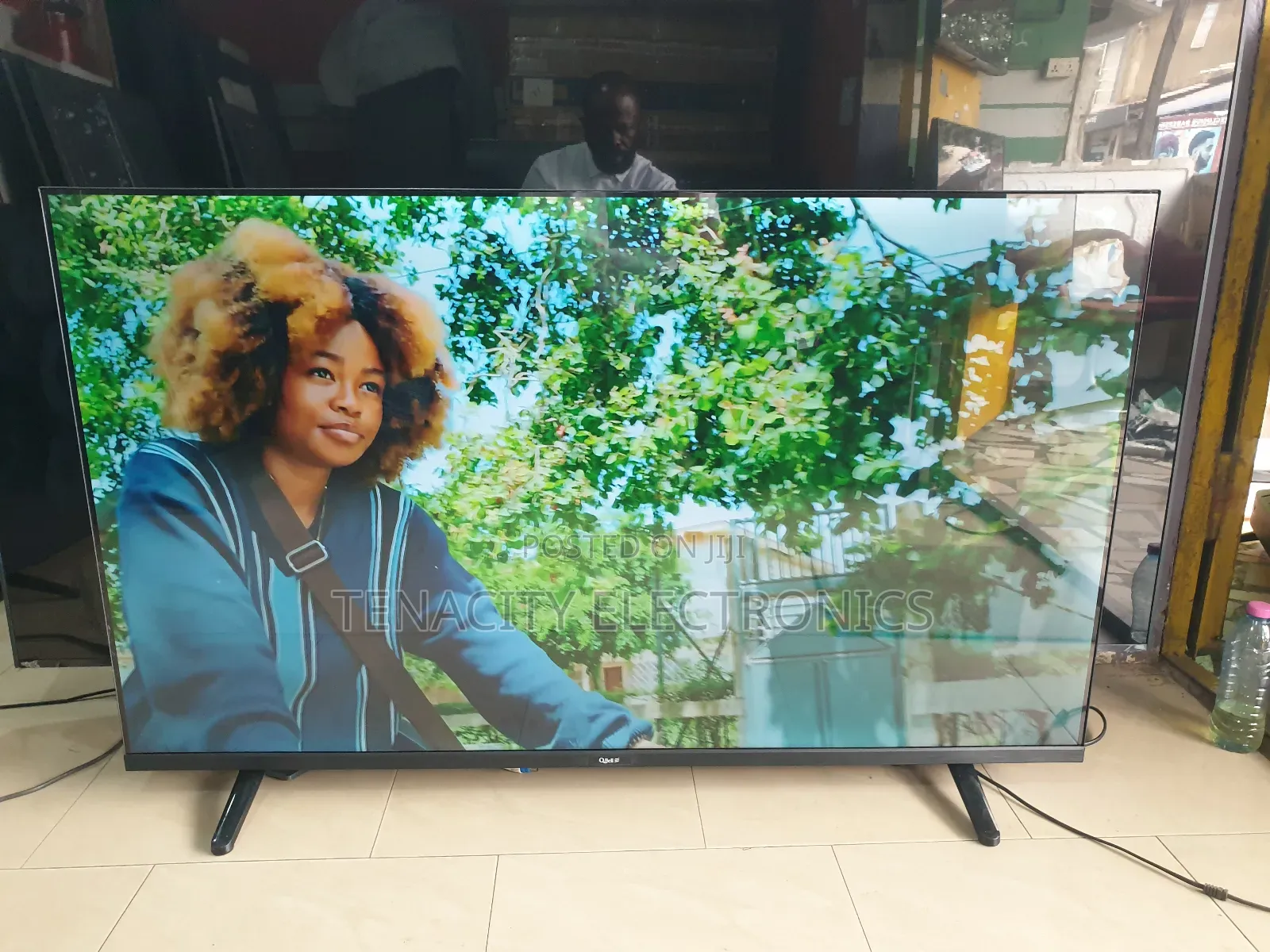 Q.Bell 55"Uhd HDR Smart Edgless Satellite Tv