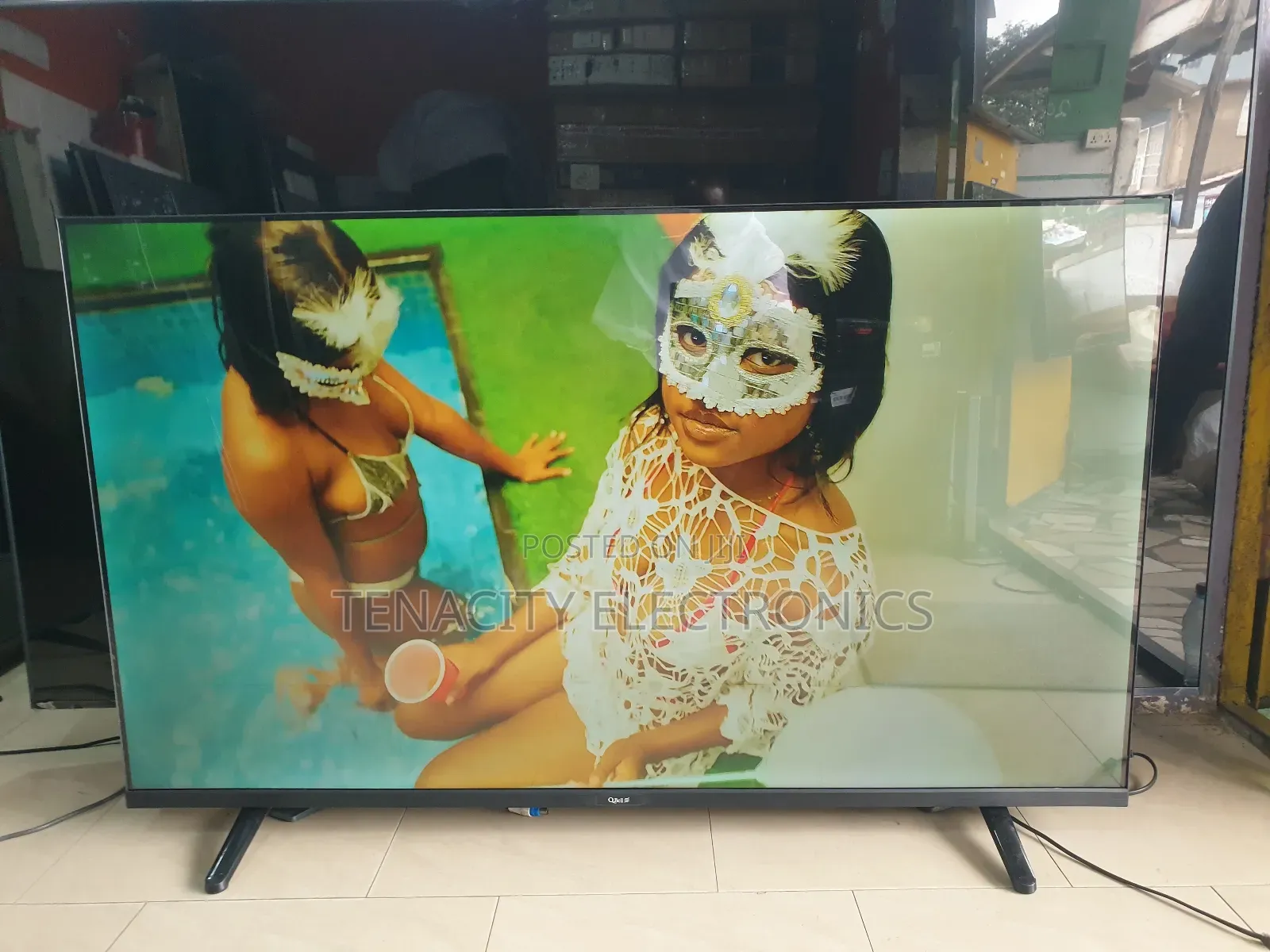 Q.Bell 55"Uhd HDR Smart Edgless Satellite Tv