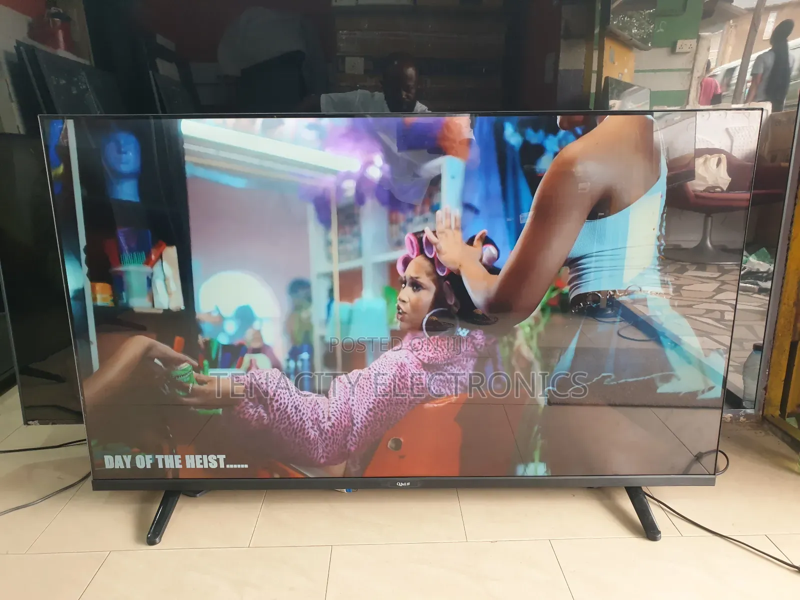 Q.Bell 55"Uhd HDR Smart Edgless Satellite Tv
