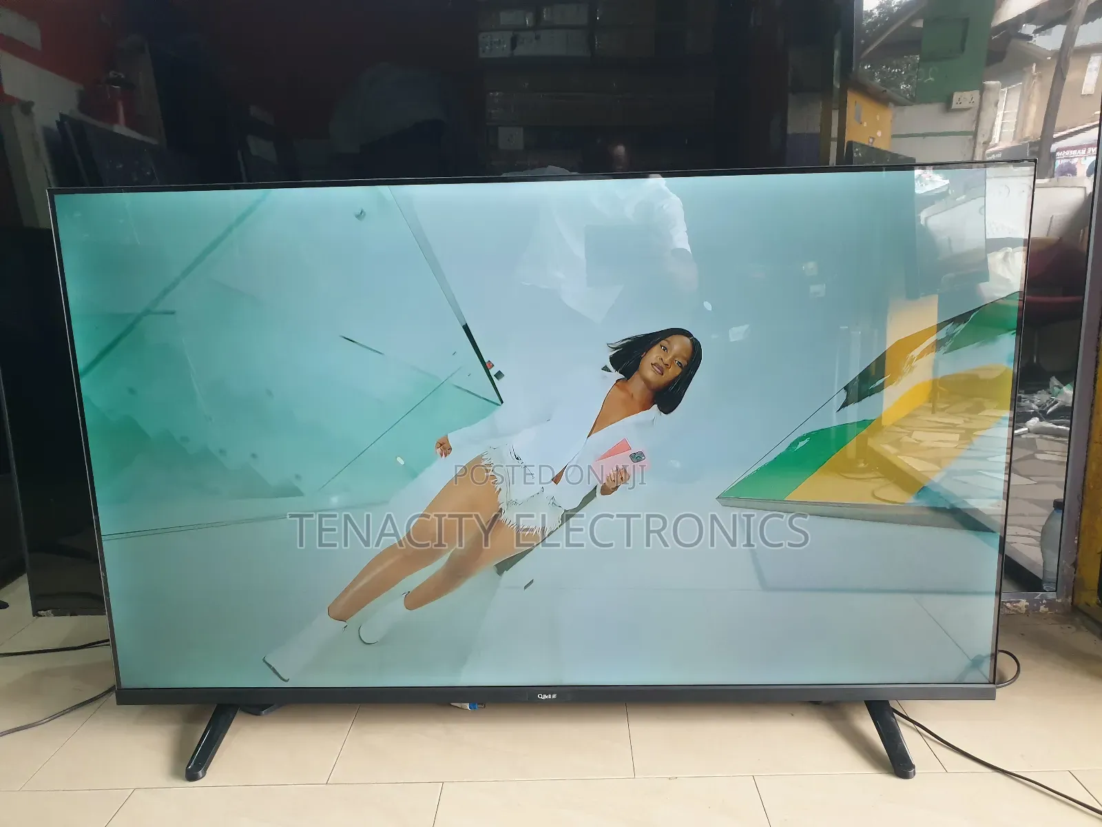 Q.Bell 55"Uhd HDR Smart Edgless Satellite Tv