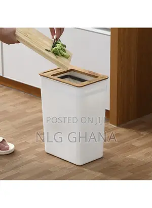 7.5l Bamboo Lid Plastic Trash Can Minimalist Living Room. Tvx26573