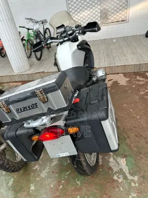 BMW FGS 2017 Silver
