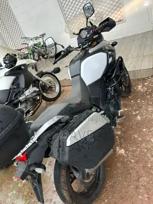 BMW FGS 2017 Silver