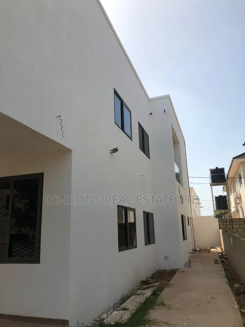 4bdrm Duplex in Awutu Senya East Municipal for sale